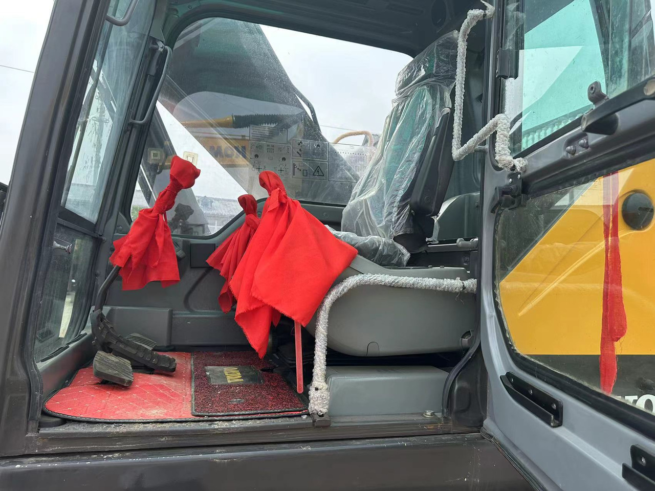 VOLVO Excavator EC240D Cilck for Discount - Crawler excavator: picture 4 VOLVO Excavator EC240D Cilck for Discount - Crawler excavator: picture 4