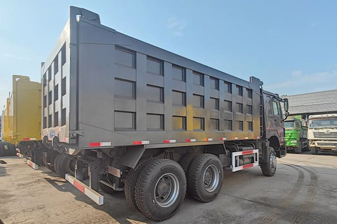 SINOTRUK Used Howo 10 Wheeler Tipper Truck Price for Sale in Nigeria - Tipper: picture 3 SINOTRUK Used Howo 10 Wheeler Tipper Truck Price for Sale in Nigeria - Tipper: picture 3
