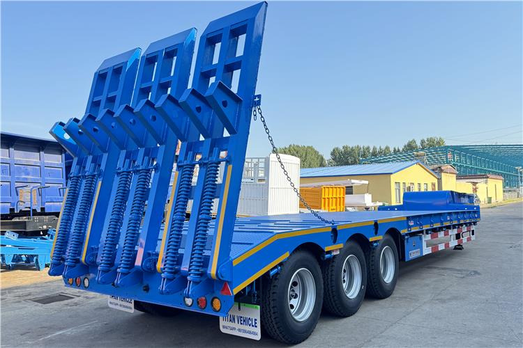 TITAN Tri Axle 80 Ton Low Loader Semi Trailer for Sale In Benin - Low loader semi-trailer: picture 2 TITAN Tri Axle 80 Ton Low Loader Semi Trailer for Sale In Benin - Low loader semi-trailer: picture 2