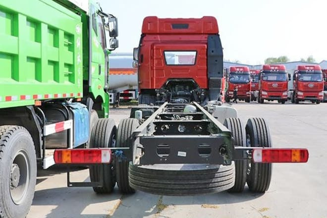 FAW New FAW JIEFANG Trucks for Sale in Qatar - Tractor unit: picture 3 FAW New FAW JIEFANG Trucks for Sale in Qatar - Tractor unit: picture 3