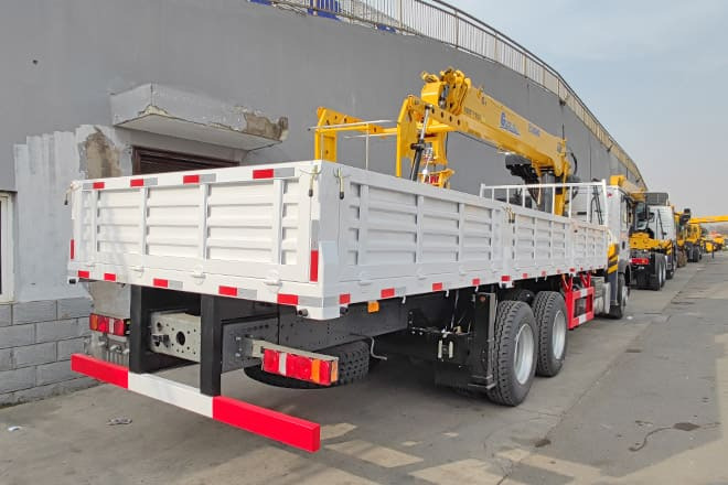 XCMG Truck Mounted Crane for Sale in Algeria - Crane truck: picture 5 XCMG Truck Mounted Crane for Sale in Algeria - Crane truck: picture 5