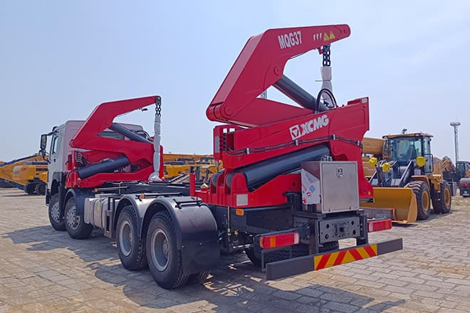XCMG XCMG Side Loader Truck Container for Sale in Barbados - Container transporter/ Swap body truck: picture 3 XCMG XCMG Side Loader Truck Container for Sale in Barbados - Container transporter/ Swap body truck: picture 3