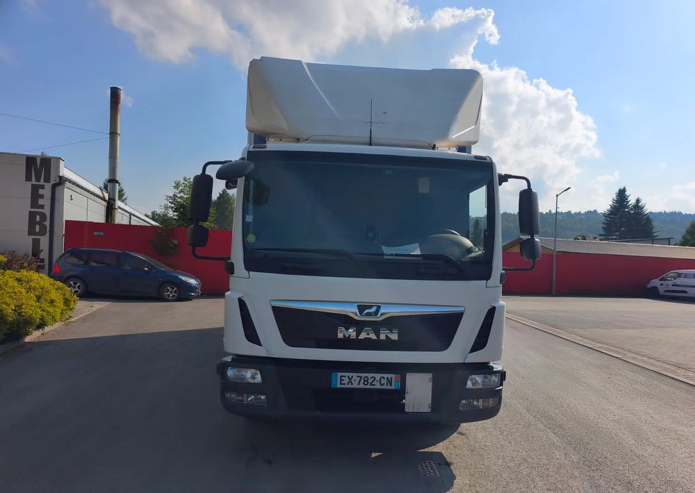 MAN TGL 12.250 kontener 6,2 , winda - Box truck: picture 2 MAN TGL 12.250 kontener 6,2 , winda - Box truck: picture 2