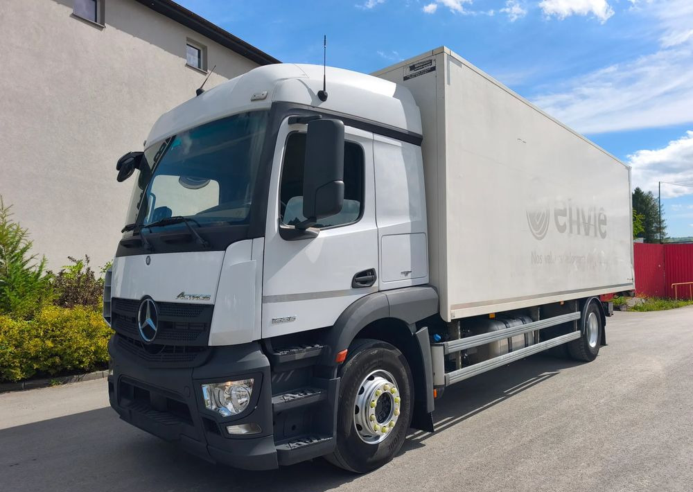 Mercedes-Benz ACTROS 18.360 kontener 18 p , winda - Box truck: picture 2 Mercedes-Benz ACTROS 18.360 kontener 18 p , winda - Box truck: picture 2