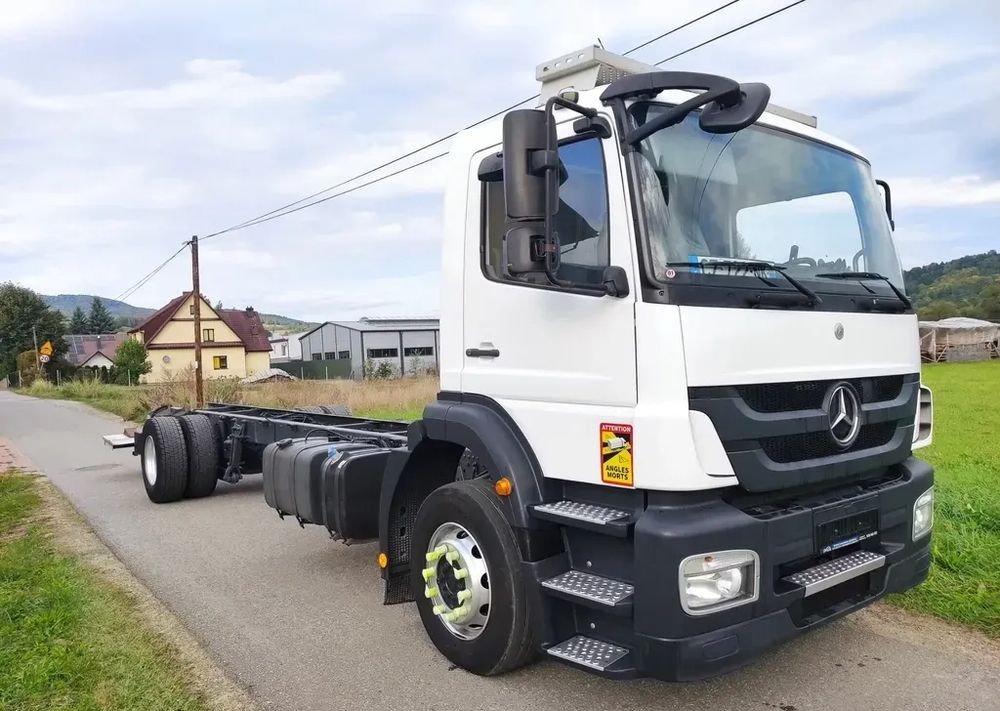 Mercedes-Benz AXOR 1829 rama do zabudowy blokada mostu - Cab chassis truck: picture 3 Mercedes-Benz AXOR 1829 rama do zabudowy blokada mostu - Cab chassis truck: picture 3