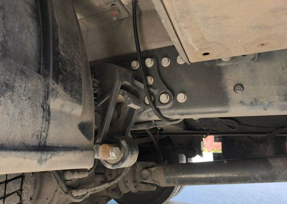 Renault GAMA D 12.210 chłodnia izoterma 14 palet poduszka - Refrigerator truck: picture 4 Renault GAMA D 12.210 chłodnia izoterma 14 palet poduszka - Refrigerator truck: picture 4