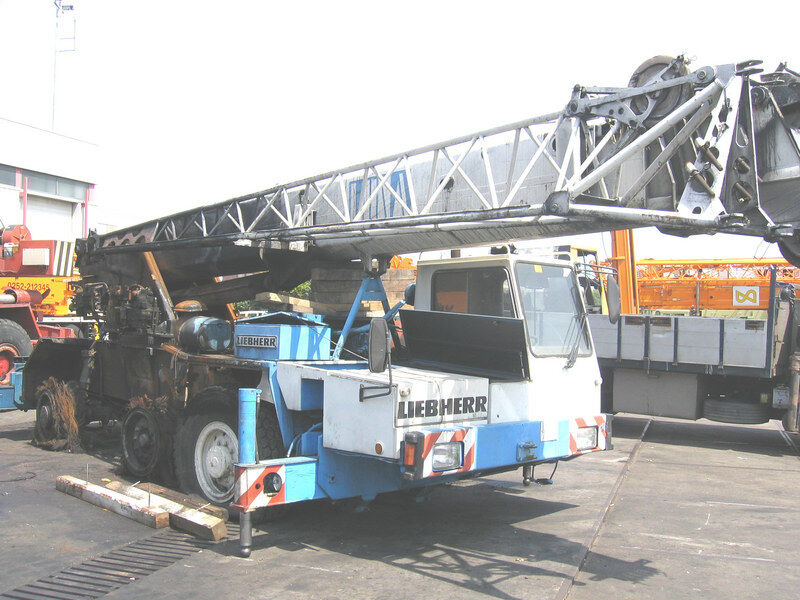 Liebherr LTM 1035-3 for parts - Mobile crane: picture 2 Liebherr LTM 1035-3 for parts - Mobile crane: picture 2