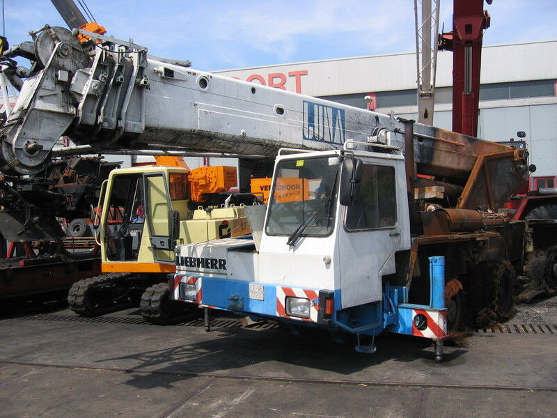 Liebherr LTM 1035-3 for parts - Mobile crane: picture 1 Liebherr LTM 1035-3 for parts - Mobile crane: picture 1