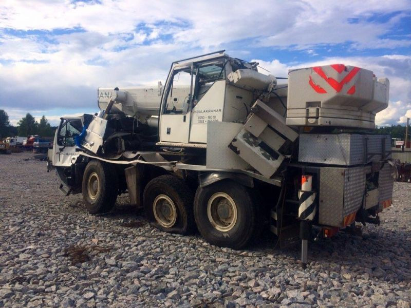 Liebherr LTM 1045-3.1 for parts - Mobile crane: picture 2 Liebherr LTM 1045-3.1 for parts - Mobile crane: picture 2