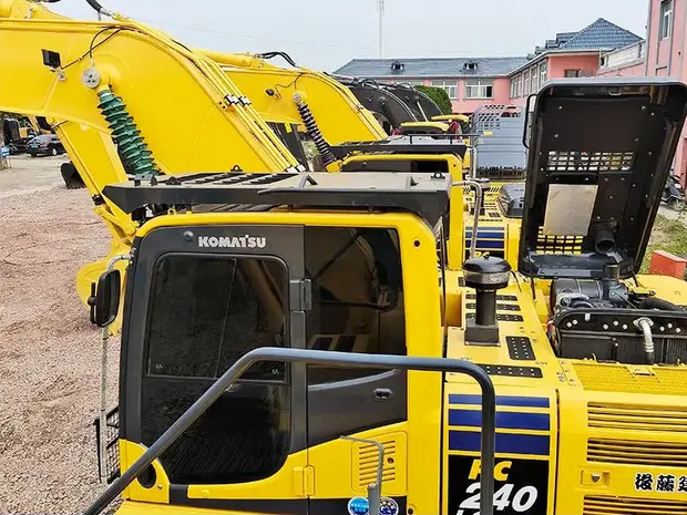 2022 Komatsu PC240 - Crawler excavator: picture 5 2022 Komatsu PC240 - Crawler excavator: picture 5