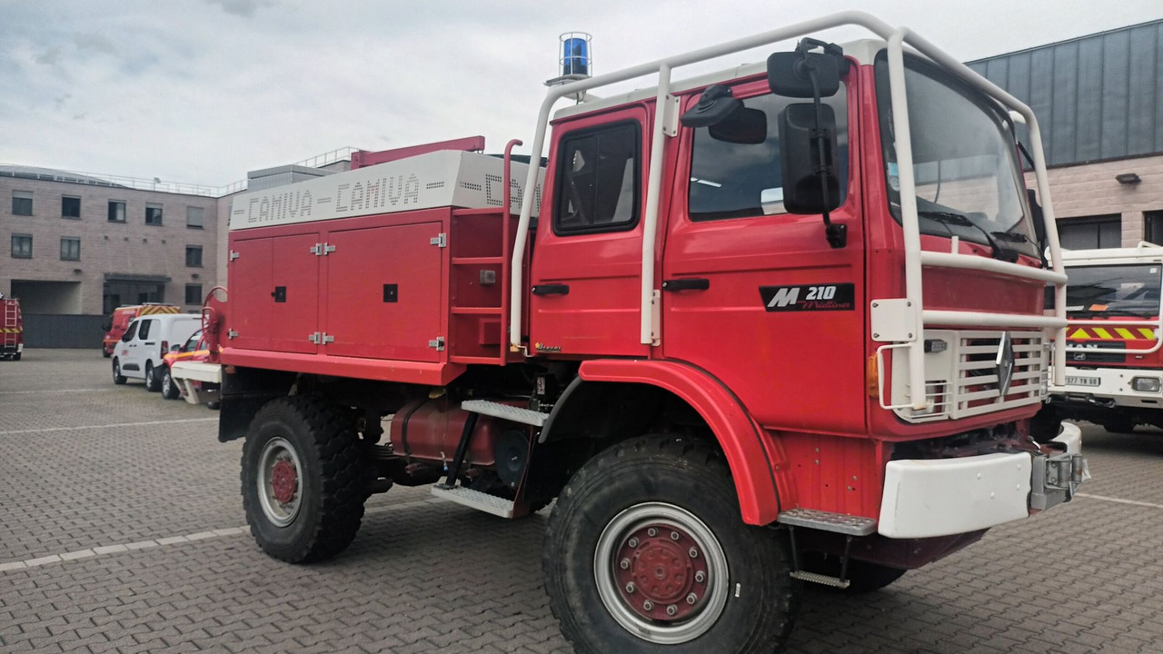 A vendre RENAULT M210 camion pompier feux de forêt - Fire truck: picture 3 A vendre RENAULT M210 camion pompier feux de forêt - Fire truck: picture 3