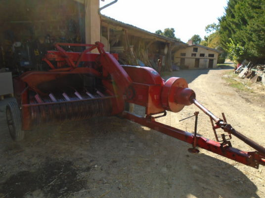 Massey Ferguson 10-8 - Square baler: picture 4 Massey Ferguson 10-8 - Square baler: picture 4