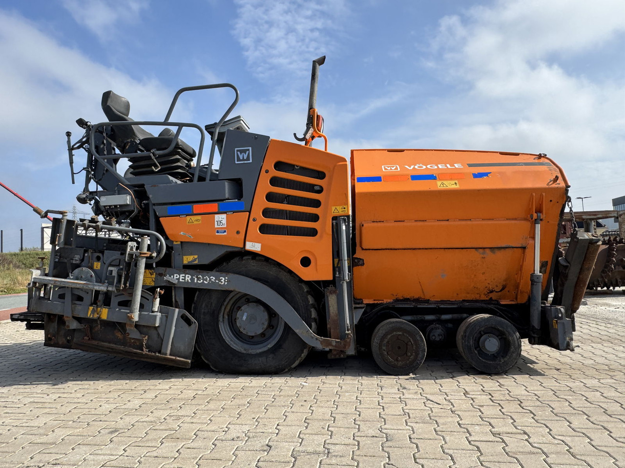 Vögele Super 1303-3i - Asphalt paver: picture 1 Vögele Super 1303-3i - Asphalt paver: picture 1