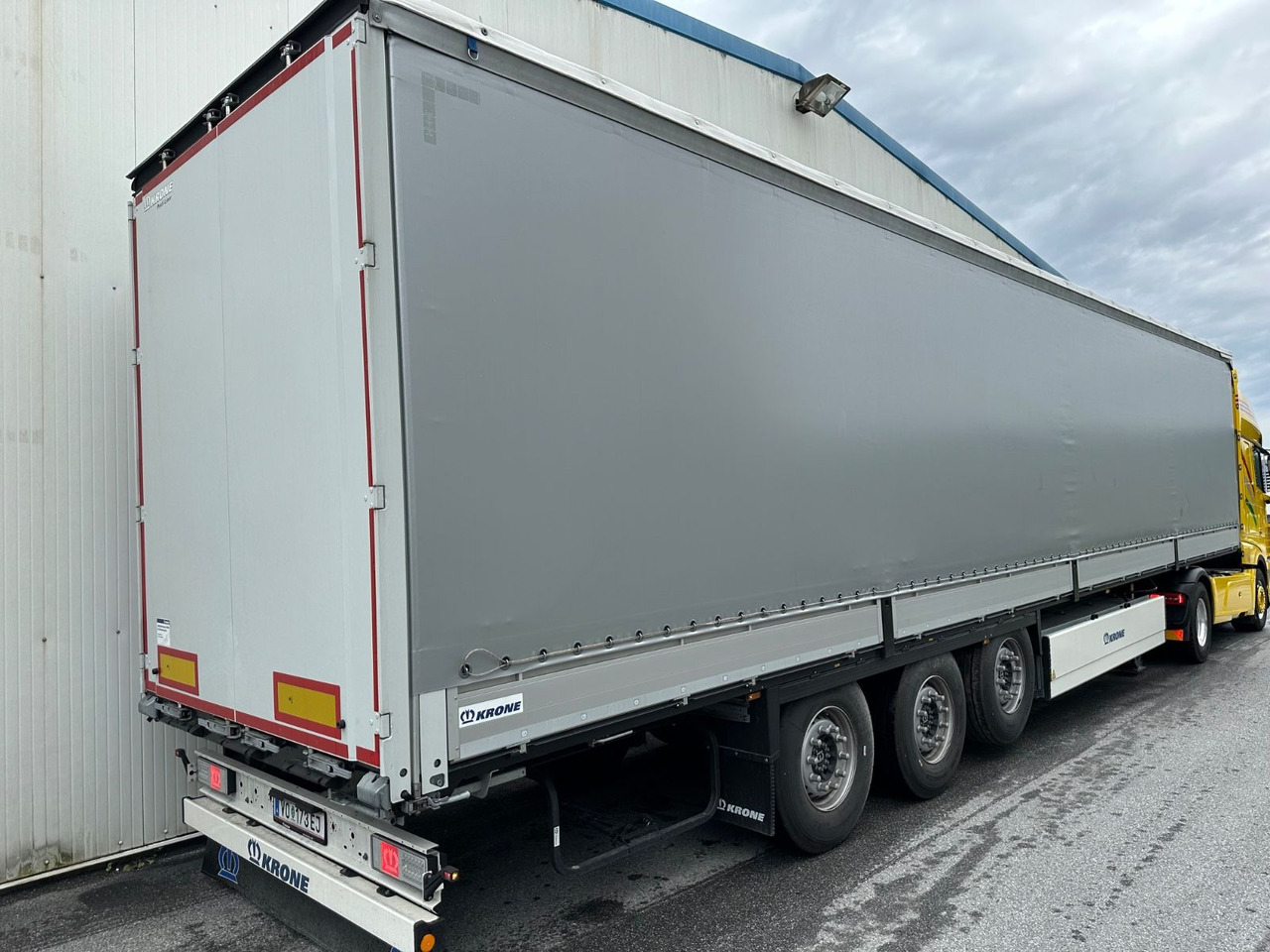 Krone SD 27 Bordwand Pal-K.asten Lift XL-Code - Curtainsider semi-trailer: picture 3 Krone SD 27 Bordwand Pal-K.asten Lift XL-Code - Curtainsider semi-trailer: picture 3