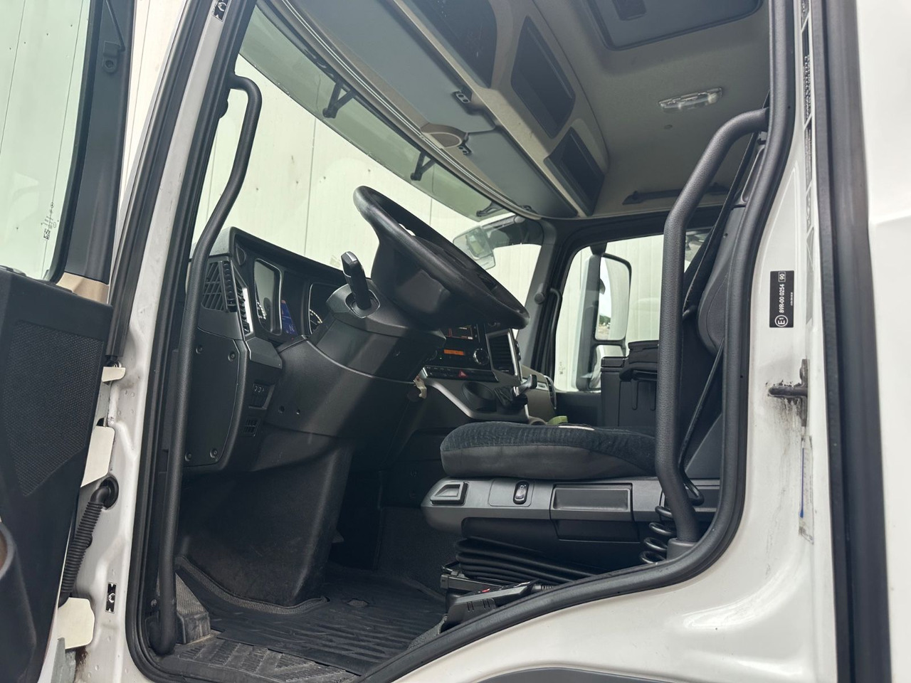 Container transporter/ Swap body truck Mercedes-Benz Actros 1946: picture 8