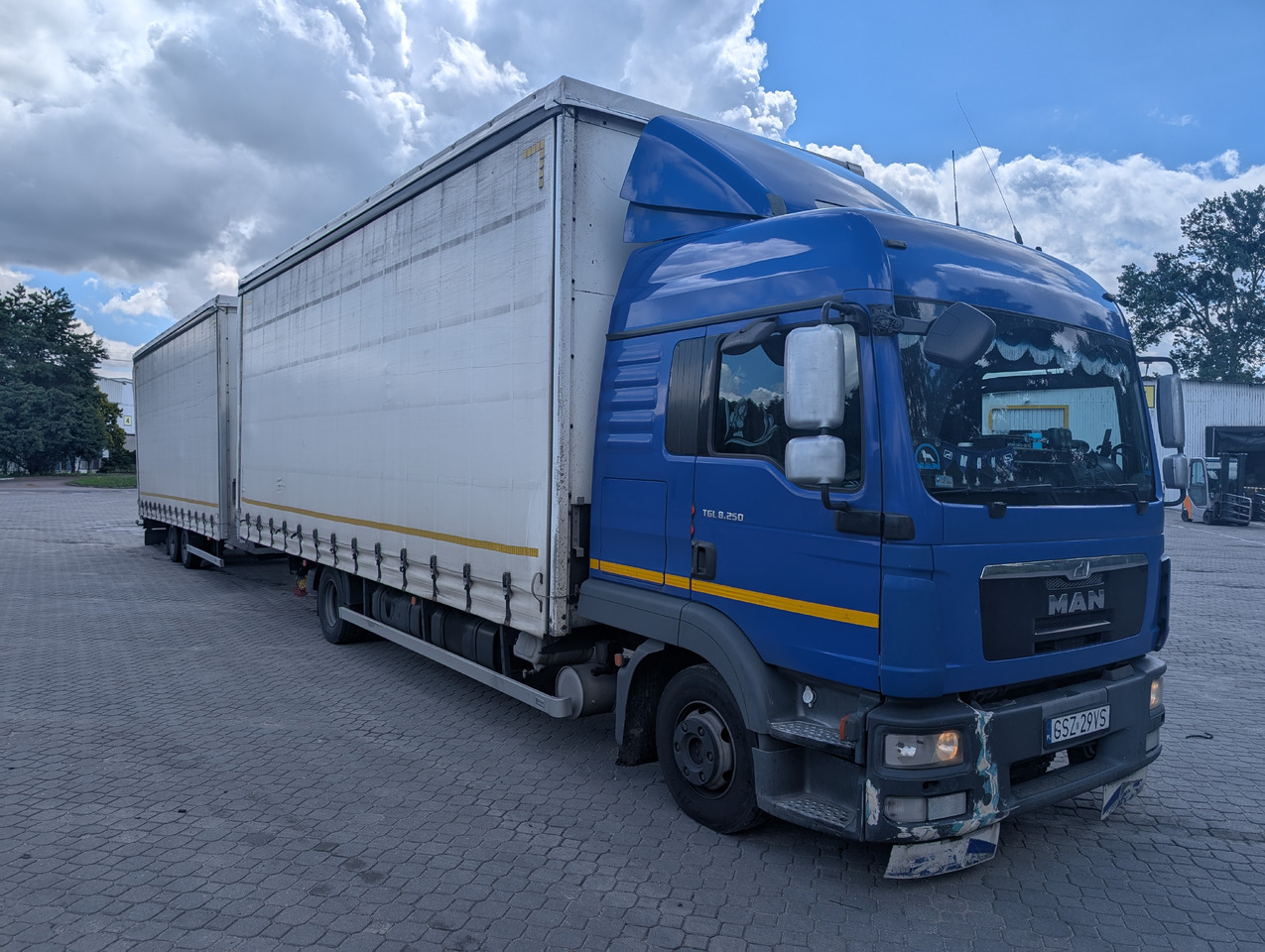 MAN TGL - Curtainsider truck: picture 3 MAN TGL - Curtainsider truck: picture 3