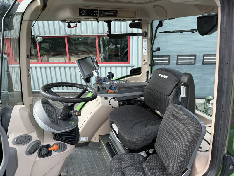 Fendt 720 S4 Vario Profi Plus - Farm tractor: picture 5 Fendt 720 S4 Vario Profi Plus - Farm tractor: picture 5