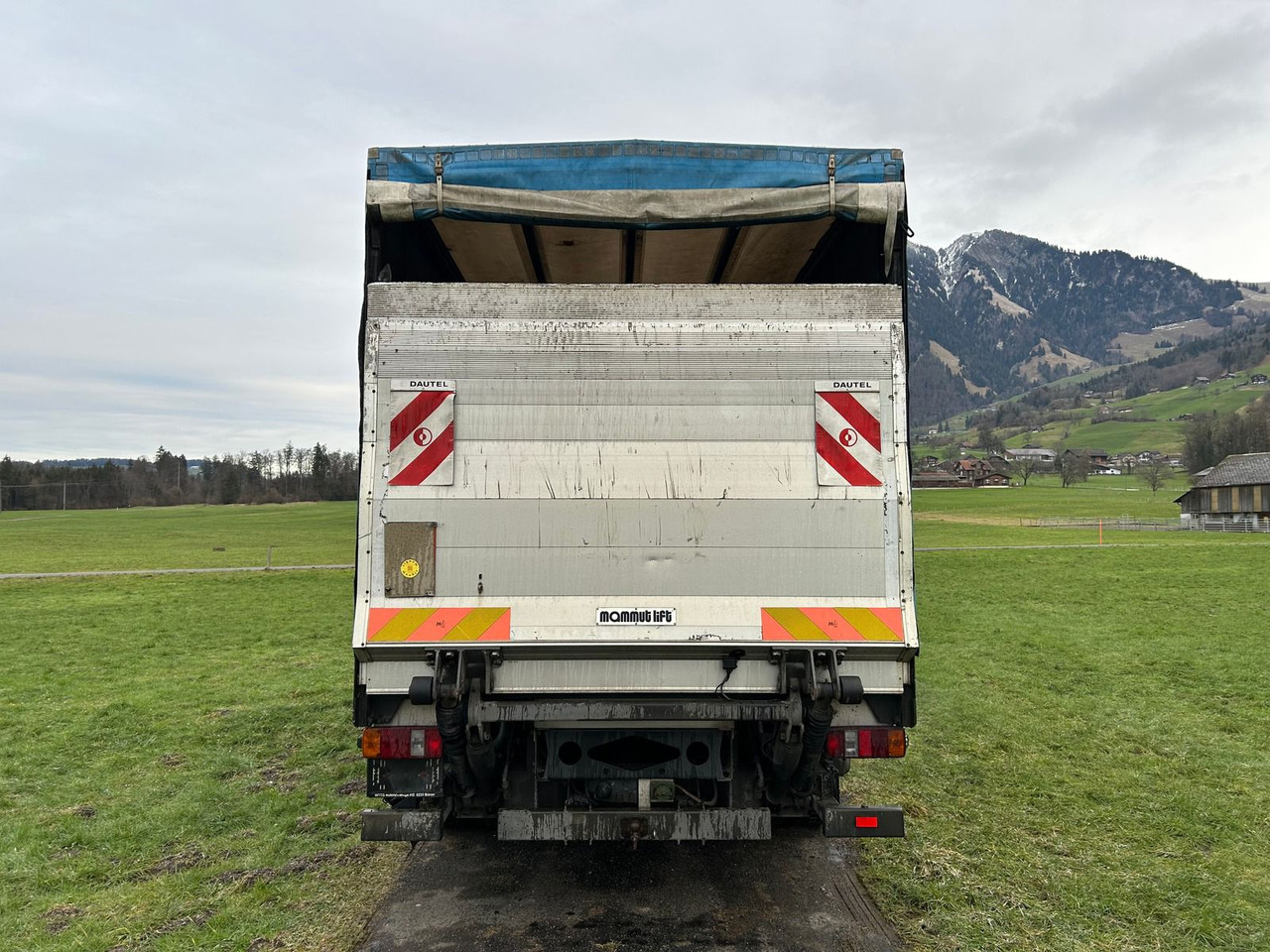 MERCEDES-BENZ Atego 818 - Curtainsider truck: picture 4 MERCEDES-BENZ Atego 818 - Curtainsider truck: picture 4