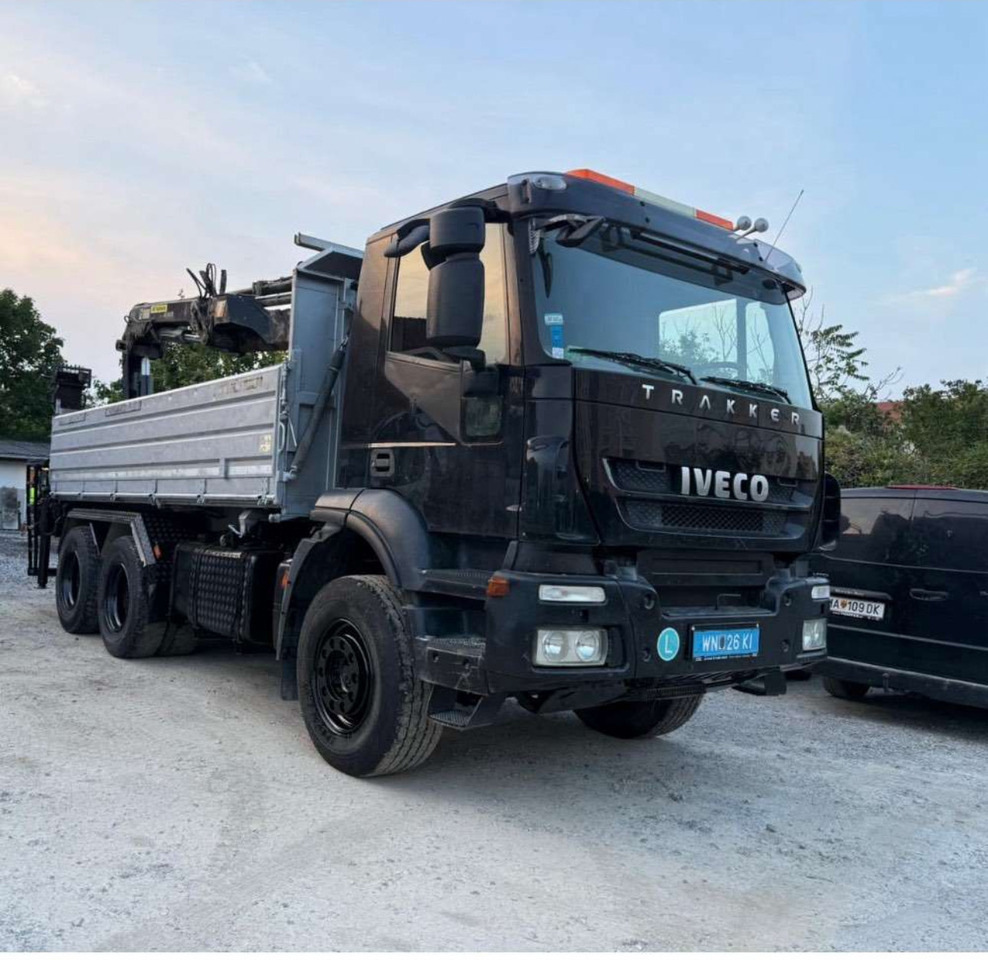 IVECO Trakker/ KPEC1/2A4 - Crane truck: picture 3 IVECO Trakker/ KPEC1/2A4 - Crane truck: picture 3