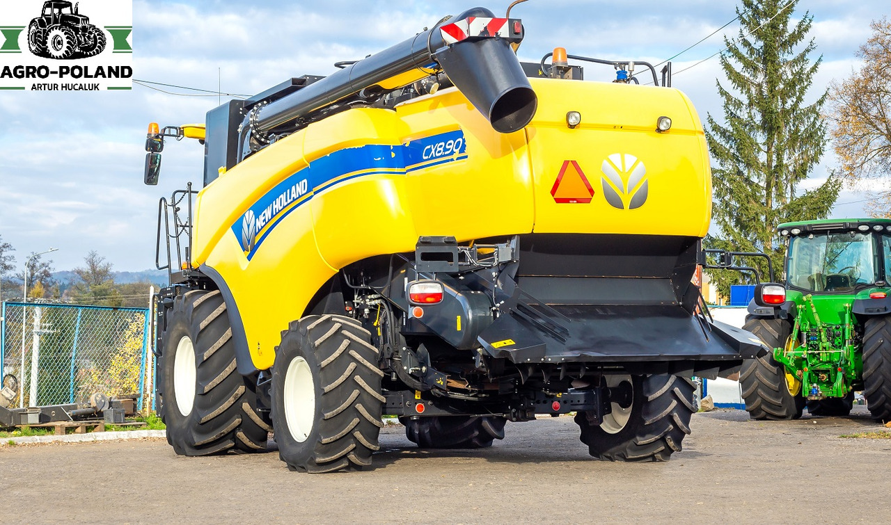 NEW HOLLAND CX 8.90 - 1230/1583 h + GPS-AUTOPILOT + VARIO 7,62 M - 2018 ROK - Combine harvester: picture 4 NEW HOLLAND CX 8.90 - 1230/1583 h + GPS-AUTOPILOT + VARIO 7,62 M - 2018 ROK - Combine harvester: picture 4