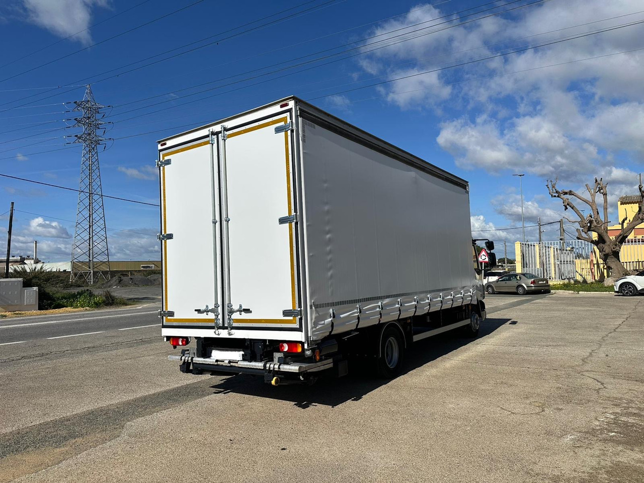 DAF LF 45.250 - Curtainsider truck: picture 5 DAF LF 45.250 - Curtainsider truck: picture 5