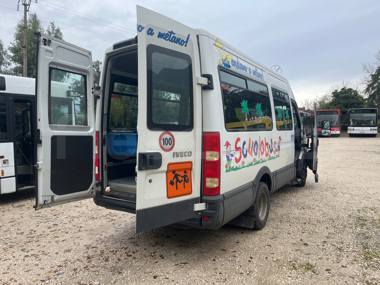 School bus Iveco Daily: picture 18 School bus Iveco Daily: picture 18