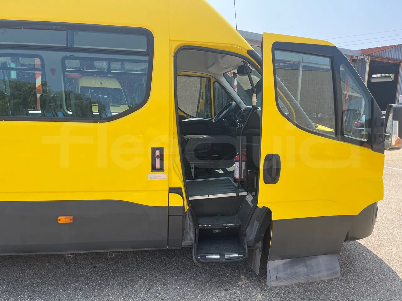 School bus Iveco Daily: picture 13