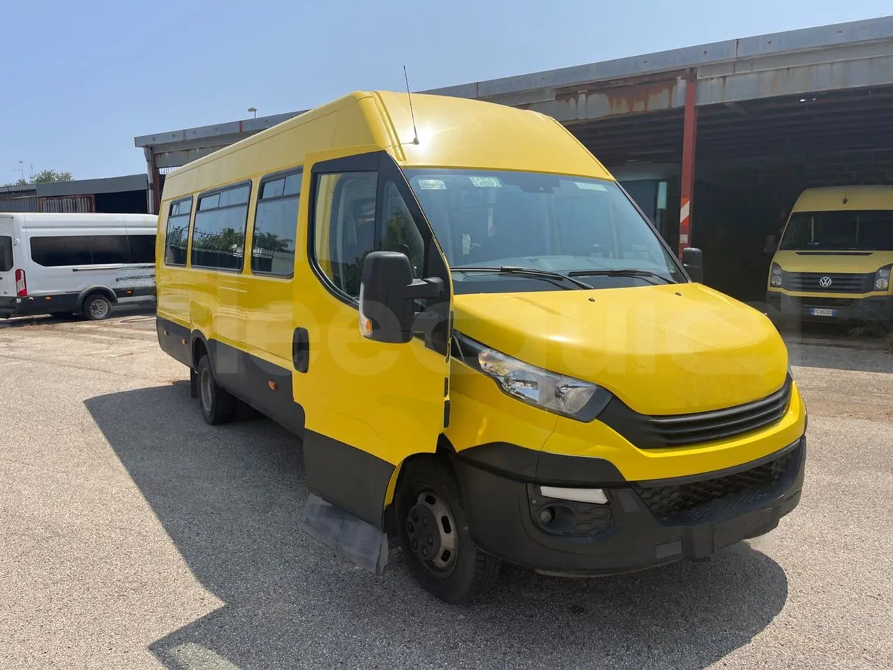 School bus Iveco Daily: picture 10