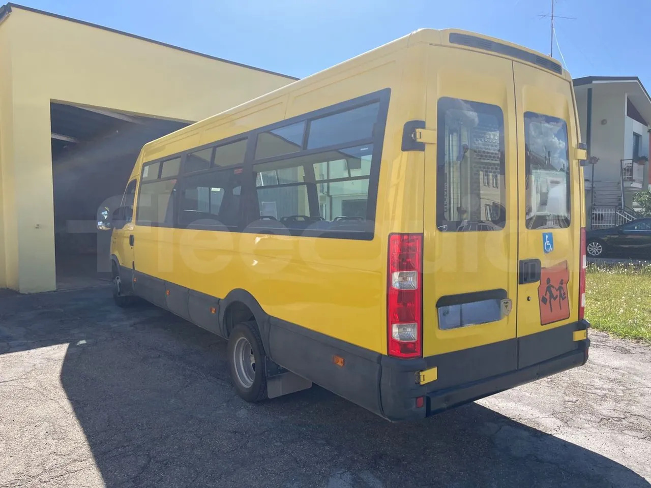 School bus Iveco Daily: picture 7