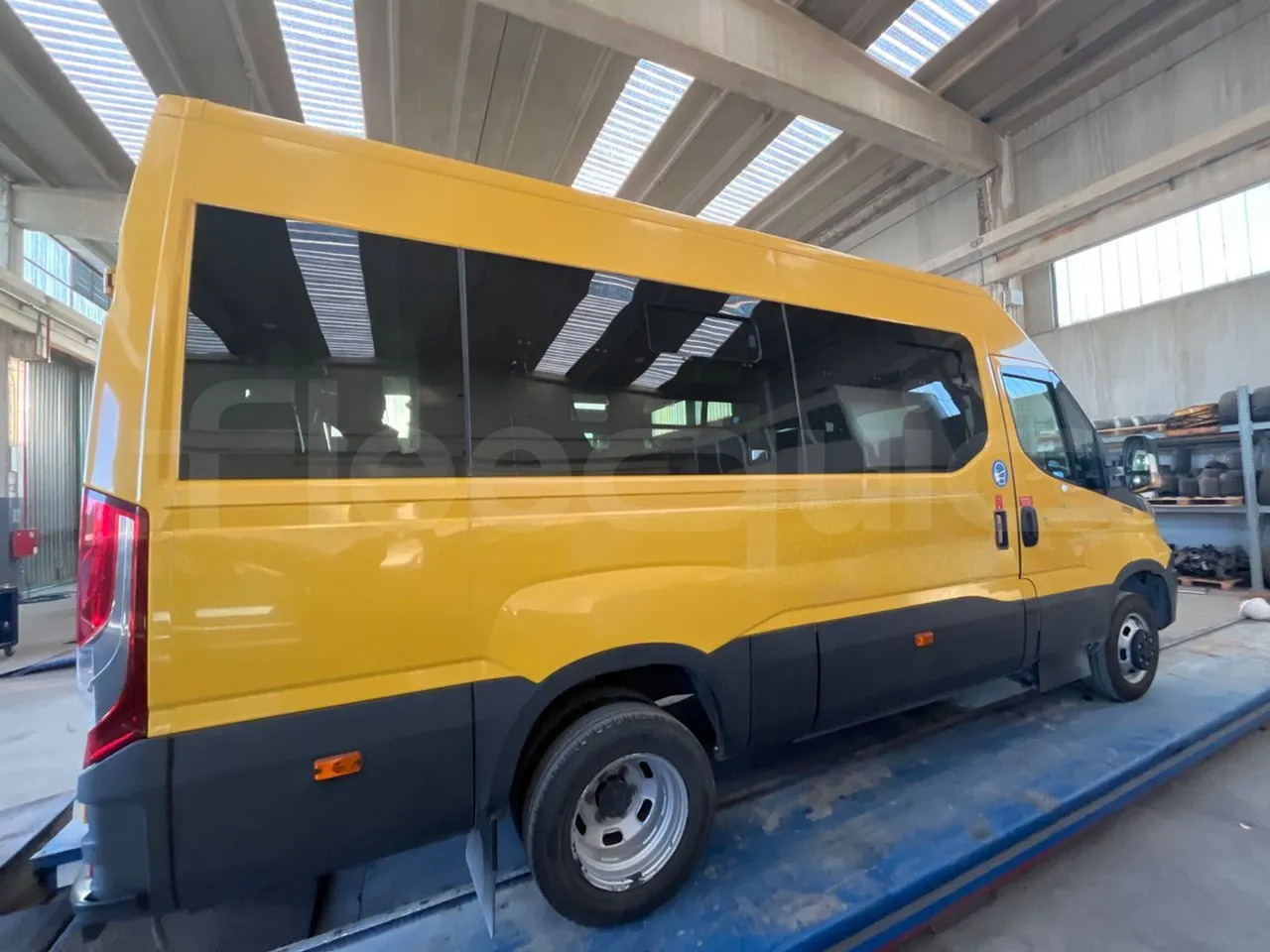 School bus Iveco Daily: picture 11