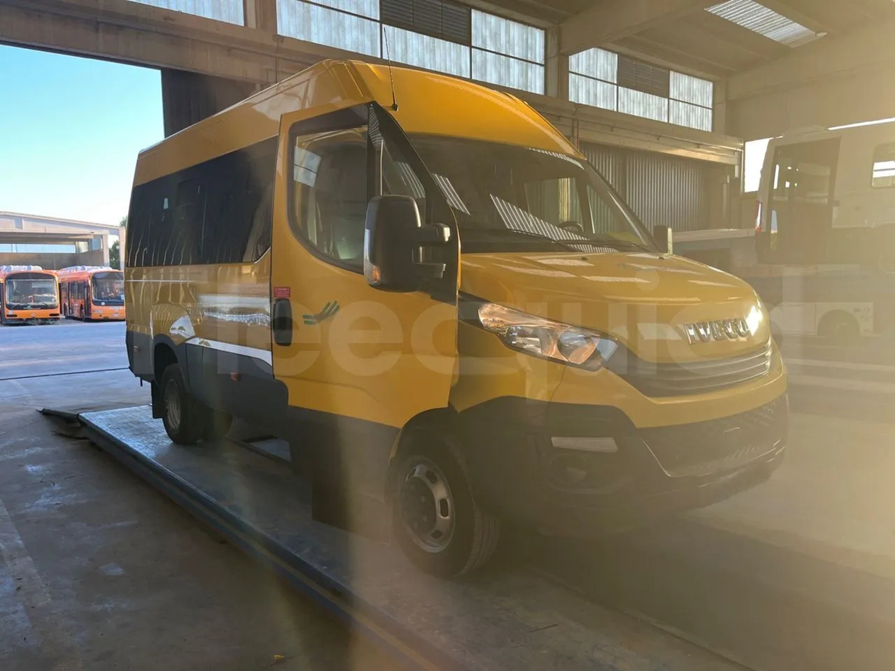 School bus Iveco Daily: picture 10