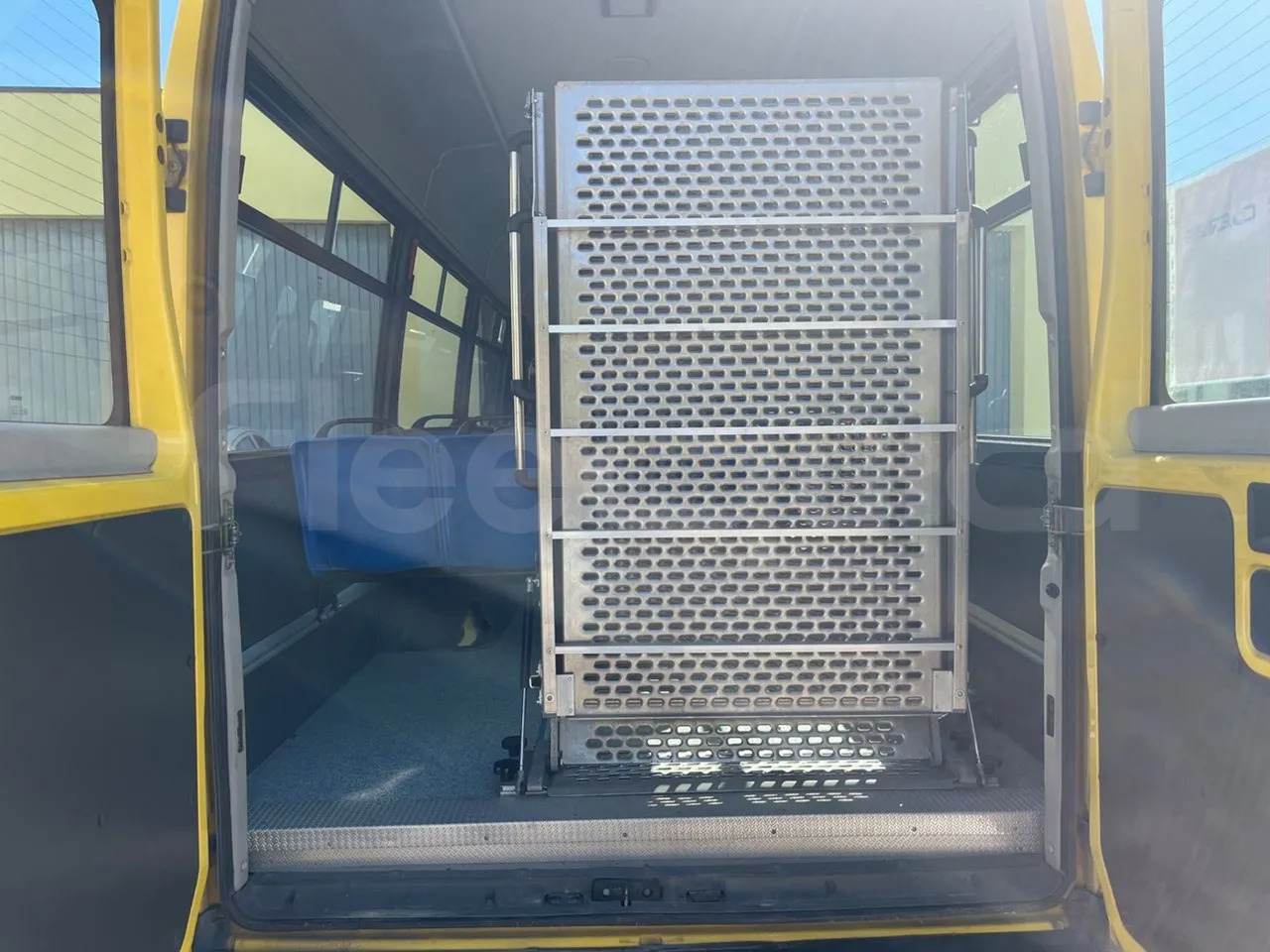School bus Iveco Daily: picture 14