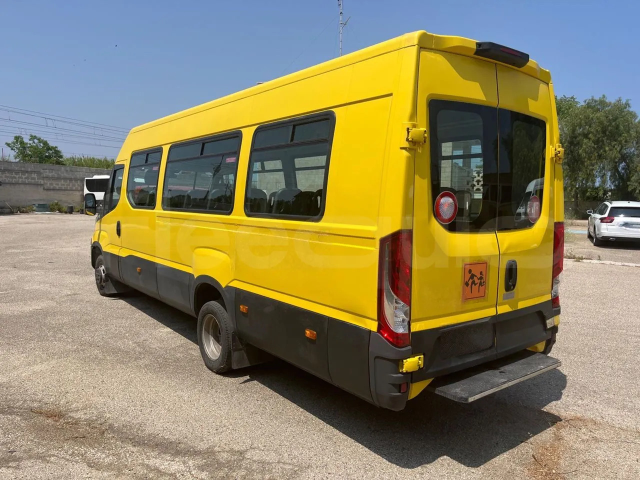 School bus Iveco Daily: picture 7