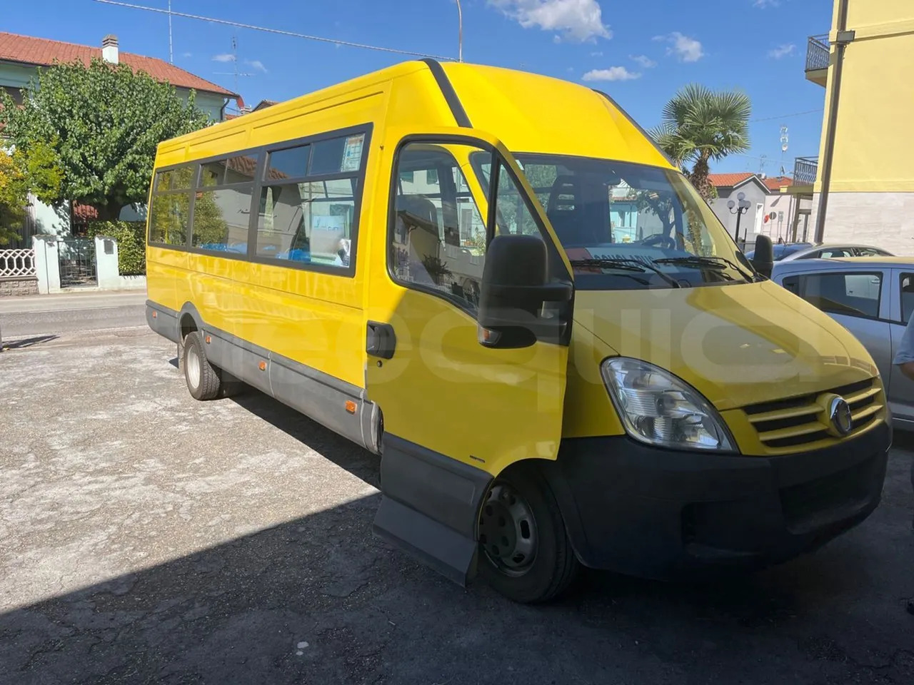 School bus Iveco Daily: picture 10