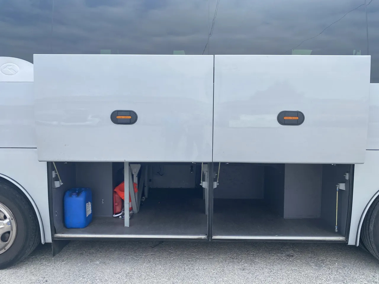 Coach King Long XMQ6900: picture 10