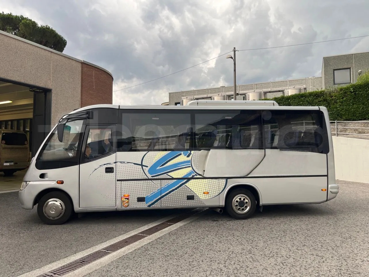 Coach Mercedes-Benz MB 818 S: picture 6 Coach Mercedes-Benz MB 818 S: picture 6