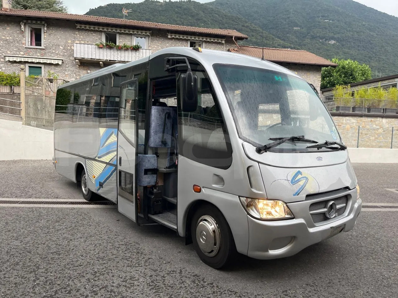 Coach Mercedes-Benz MB 818 S: picture 12 Coach Mercedes-Benz MB 818 S: picture 12