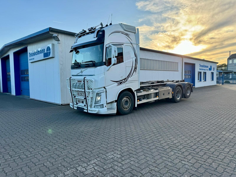 Volvo FH 540 6x4 Liftachse ARK-Hooklift-Funk-Radio-Comand Retarder - Hook lift truck: picture 1 Volvo FH 540 6x4 Liftachse ARK-Hooklift-Funk-Radio-Comand Retarder - Hook lift truck: picture 1