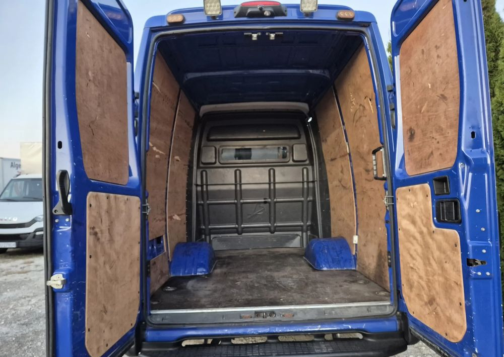 Iveco 35C17/ 3.0 170KM/ - Combi van: picture 5 Iveco 35C17/ 3.0 170KM/ - Combi van: picture 5