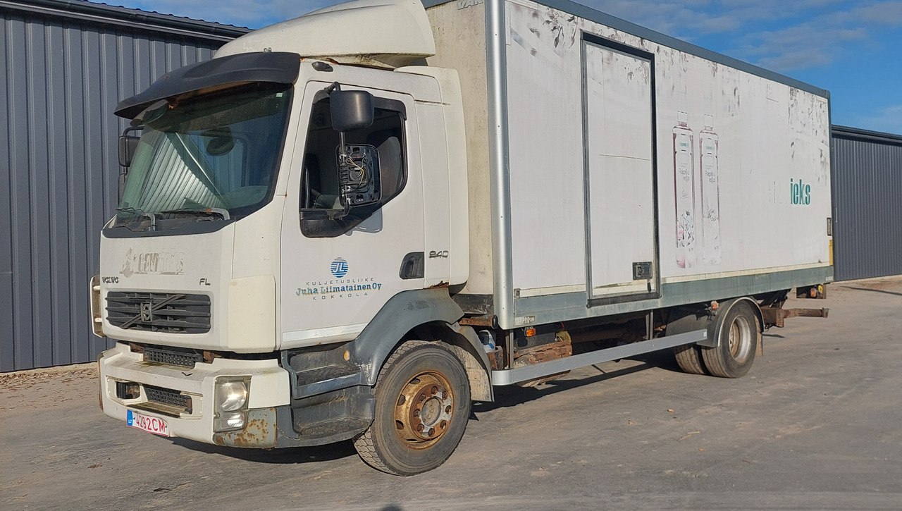 VOLVO FL240 - Box truck: picture 4 VOLVO FL240 - Box truck: picture 4