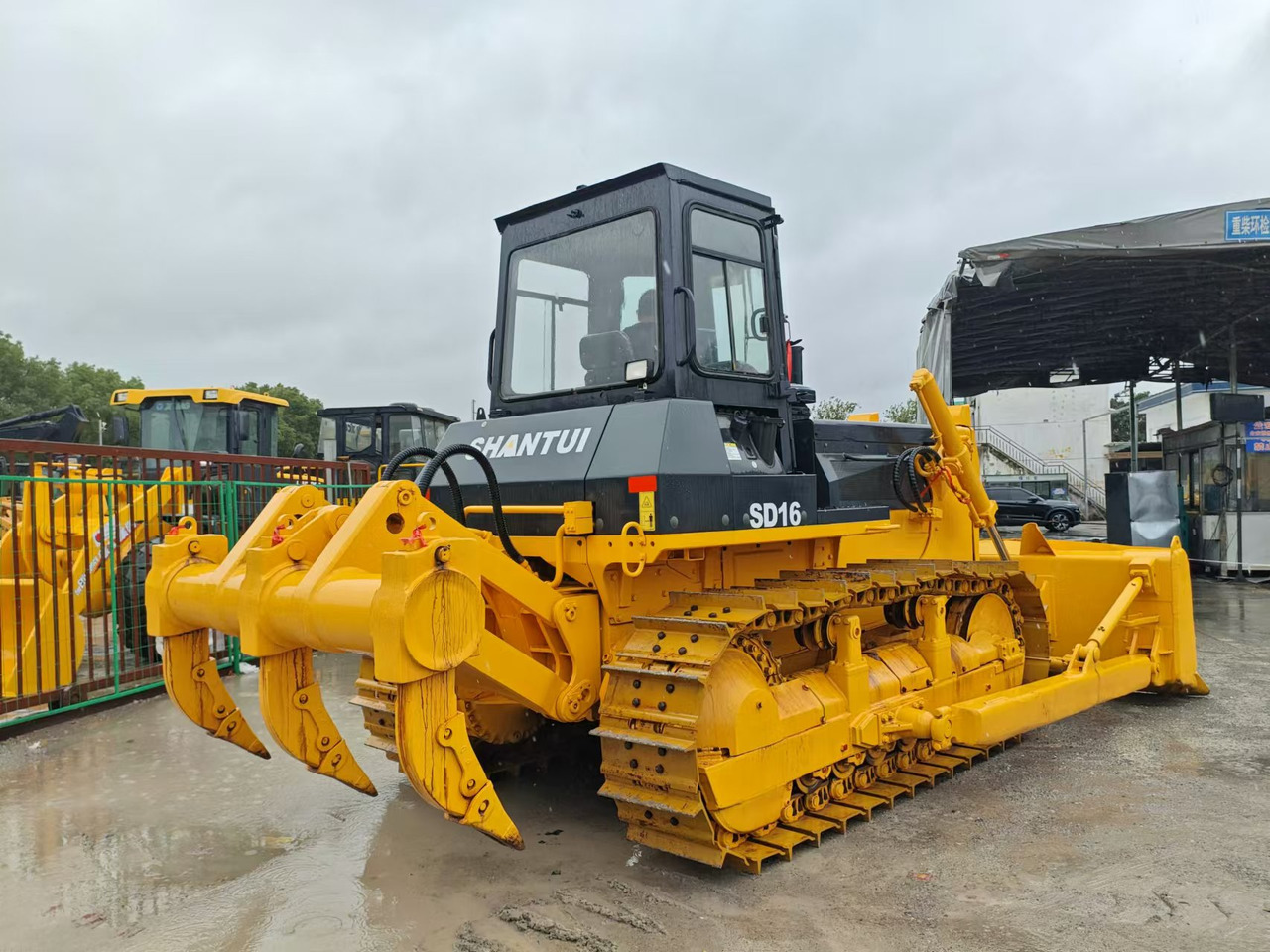 SHANTUI sd16 bullldozer made in china low price for sale - Bulldozer: picture 5 SHANTUI sd16 bullldozer made in china low price for sale - Bulldozer: picture 5
