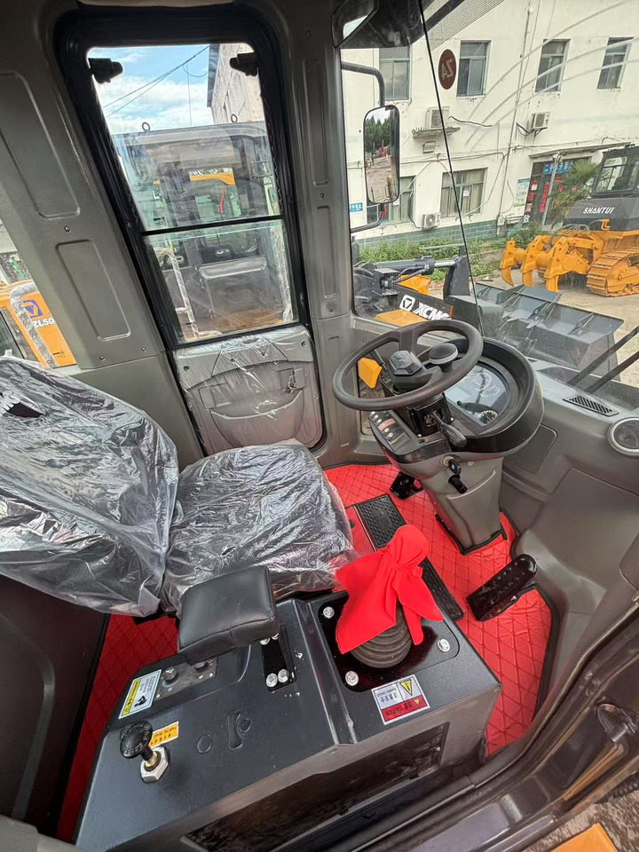 XCMG ZL50GN low hour front loader for sale - Wheel loader: picture 4 XCMG ZL50GN low hour front loader for sale - Wheel loader: picture 4