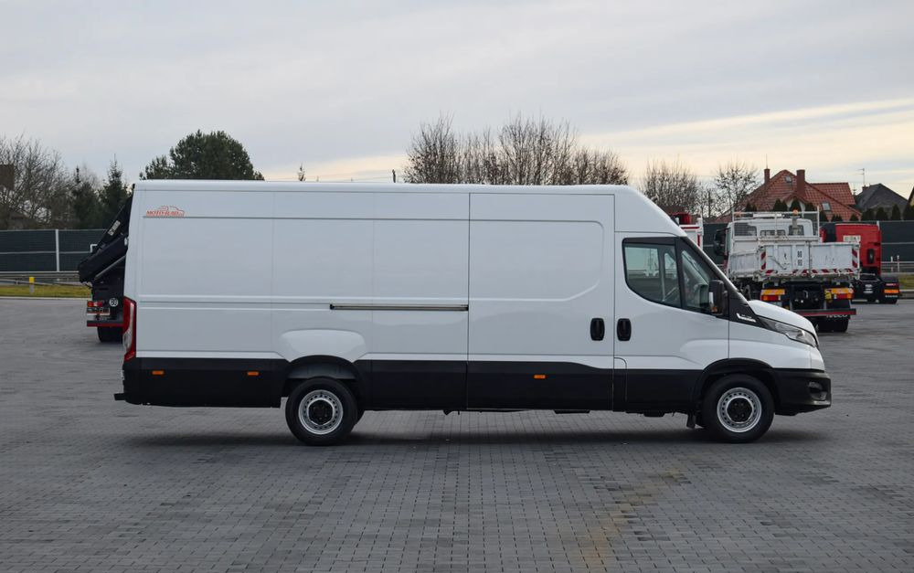 Iveco DAILY MAXI 35S14 / 2.3 - 140 KM / AUTOMAT HI-MATIC / NOWY MODEL / 3 OSOBY / DOSTAWCZE / BLASZAK / KAMERA COFANIA / TEMPOMAT / KLIMA / 2022 / SERWISOWANY / SPROWADZONY Z NIEMIEC - Panel van: picture 4 Iveco DAILY MAXI 35S14 / 2.3 - 140 KM / AUTOMAT HI-MATIC / NOWY MODEL / 3 OSOBY / DOSTAWCZE / BLASZAK / KAMERA COFANIA / TEMPOMAT / KLIMA / 2022 / SERWISOWANY / SPROWADZONY Z NIEMIEC - Panel van: picture 4