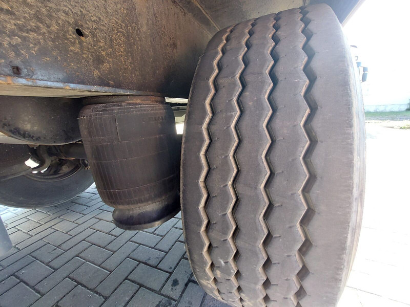 Curtainsider semi-trailer Krone SD: picture 16