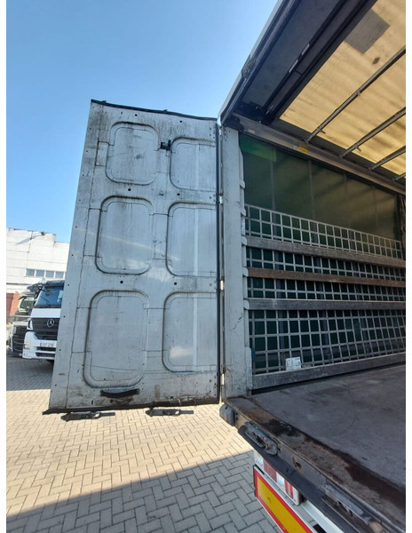 Curtainsider semi-trailer Krone SD: picture 8