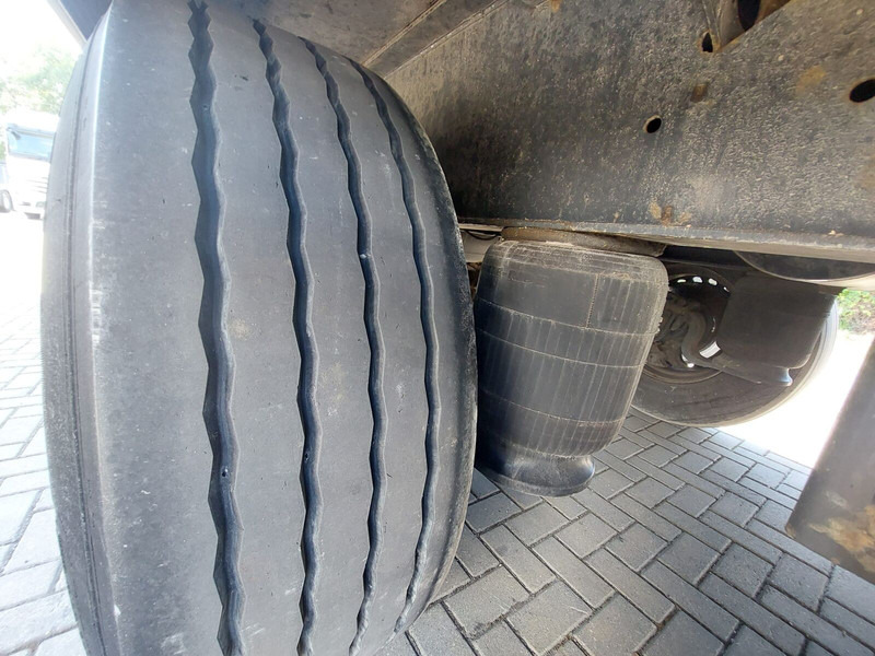 Curtainsider semi-trailer Krone SD: picture 15