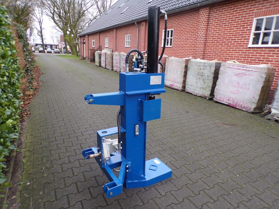 Holzspalter 22 Tonnen für Kleintraktor - Log splitter: picture 2 Holzspalter 22 Tonnen für Kleintraktor - Log splitter: picture 2