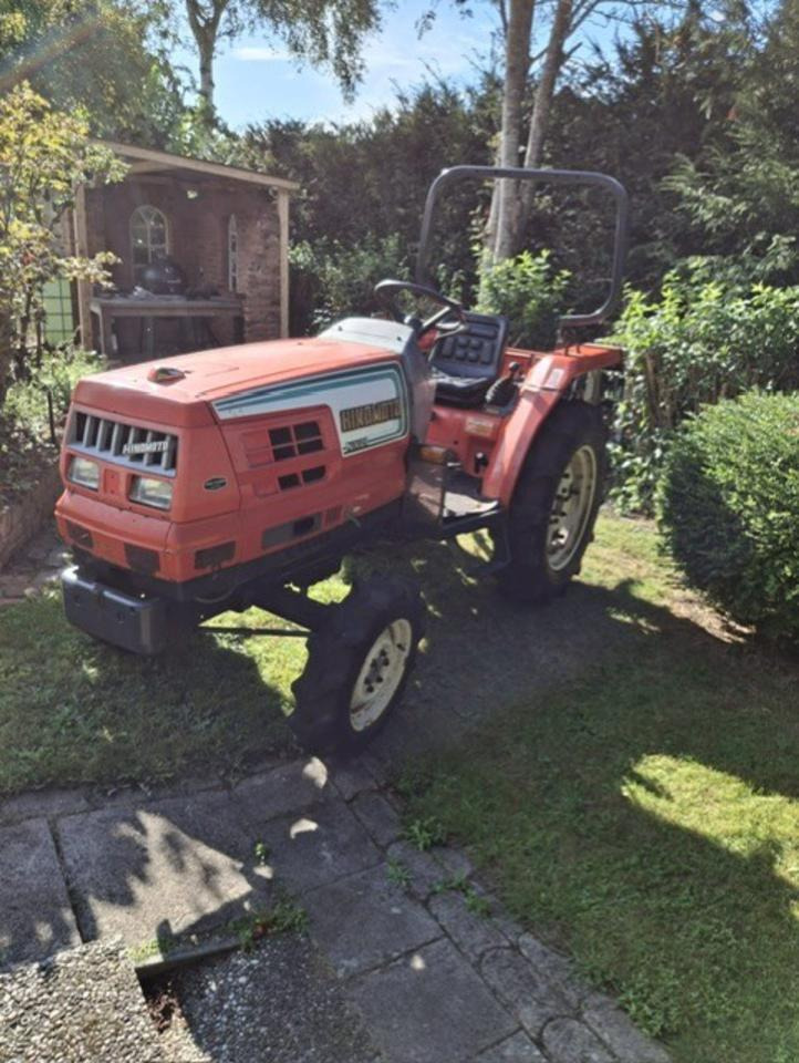 Kleintraktor Hinomoto-Kubota 21 PS - Compact tractor: picture 1 Kleintraktor Hinomoto-Kubota 21 PS - Compact tractor: picture 1