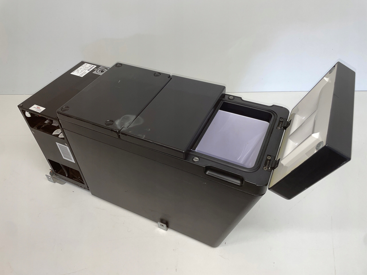 LODÓWKA CHŁODZIARKA IVECO STRALIS INTEL B 504195453 - Cab and interior for Truck: picture 3 LODÓWKA CHŁODZIARKA IVECO STRALIS INTEL B 504195453 - Cab and interior for Truck: picture 3