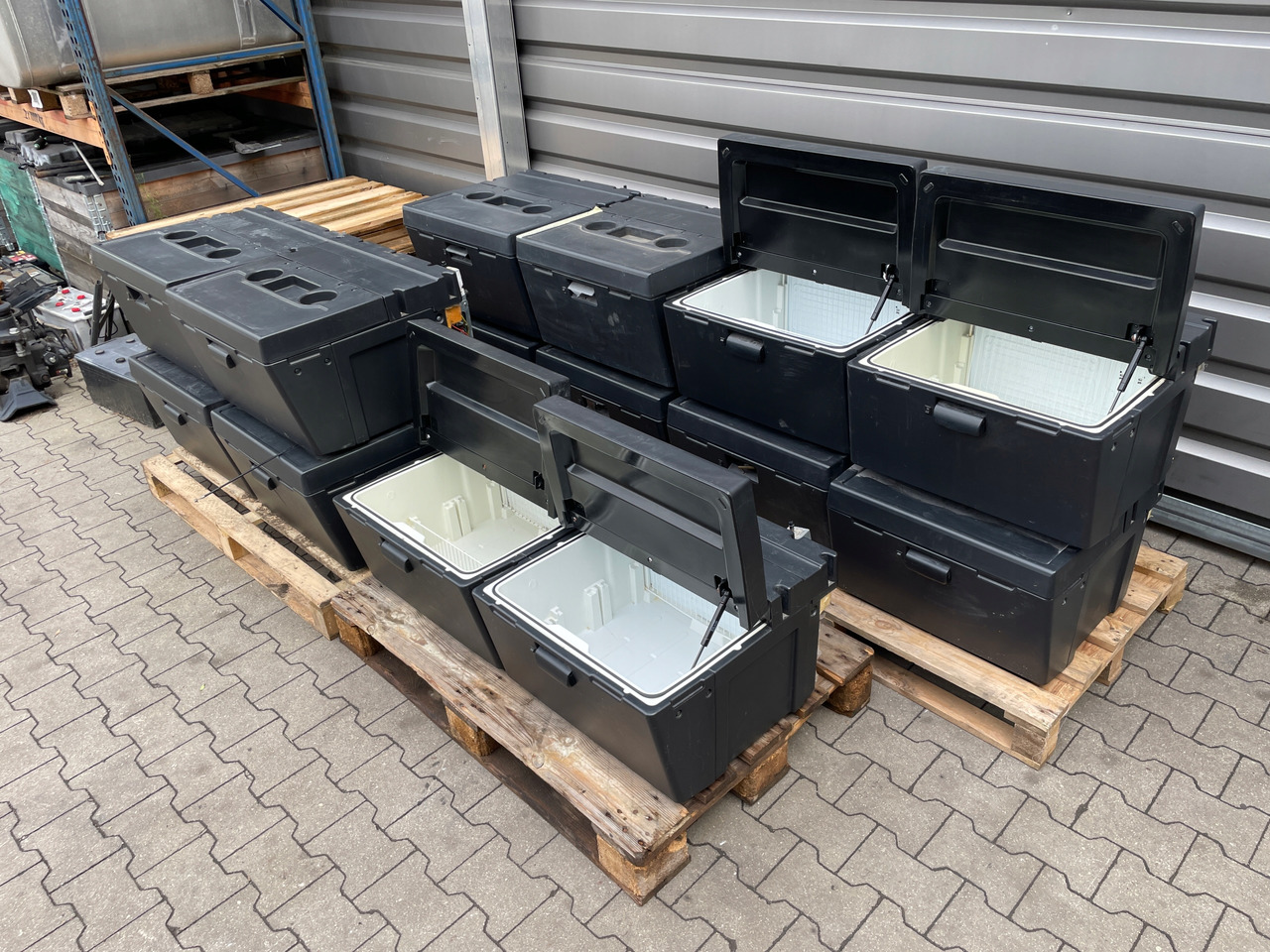 LODÓWKA IVECO HI-WAY HI WAY STRALIS - Cab and interior for Truck: picture 4 LODÓWKA IVECO HI-WAY HI WAY STRALIS - Cab and interior for Truck: picture 4